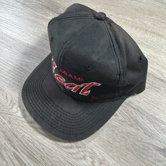 Vintage Sports Specialties Miami Heat Script Hat Snapback NBA Black Fade Cap - Picture 9 of 10